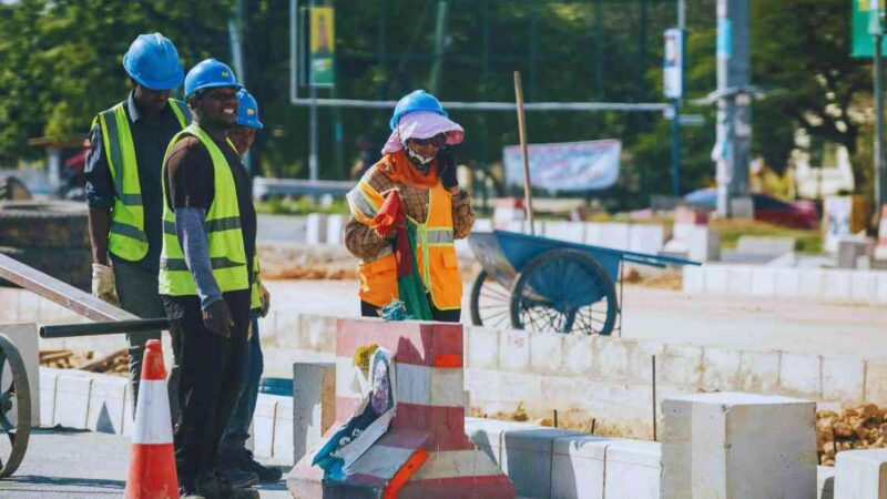 Oportunidades de empleo en construcción: trabajo sólido y con gran demanda